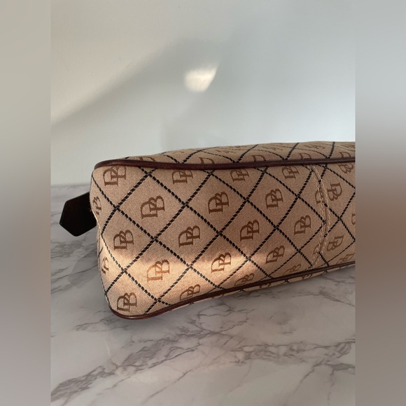 Dooney & Bourke Medium Safari Shoulder Bag Handbag - Picture 9 of 16